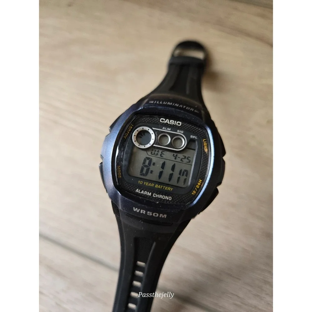 Vtg Casio Watch Men Digital Illuminator Alarm Chrono WR50M 10 Year Battery Black